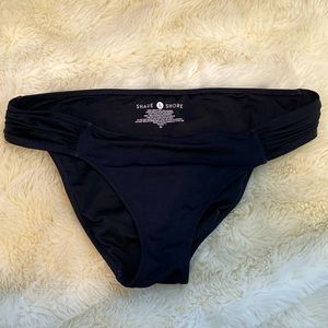 Size 6 bikini bottom, fully lined 2 layers, ruched detail, pleating at sides